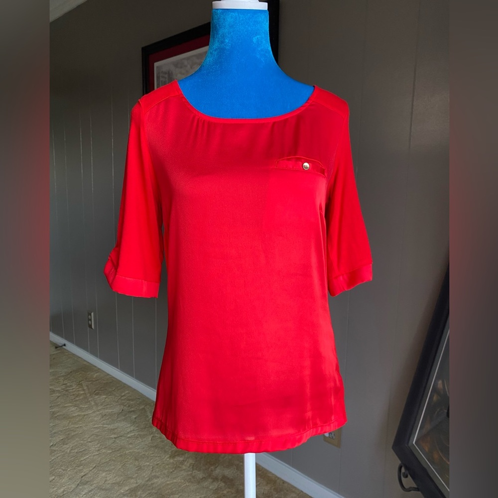 THE LIMITED DRESS TOP.